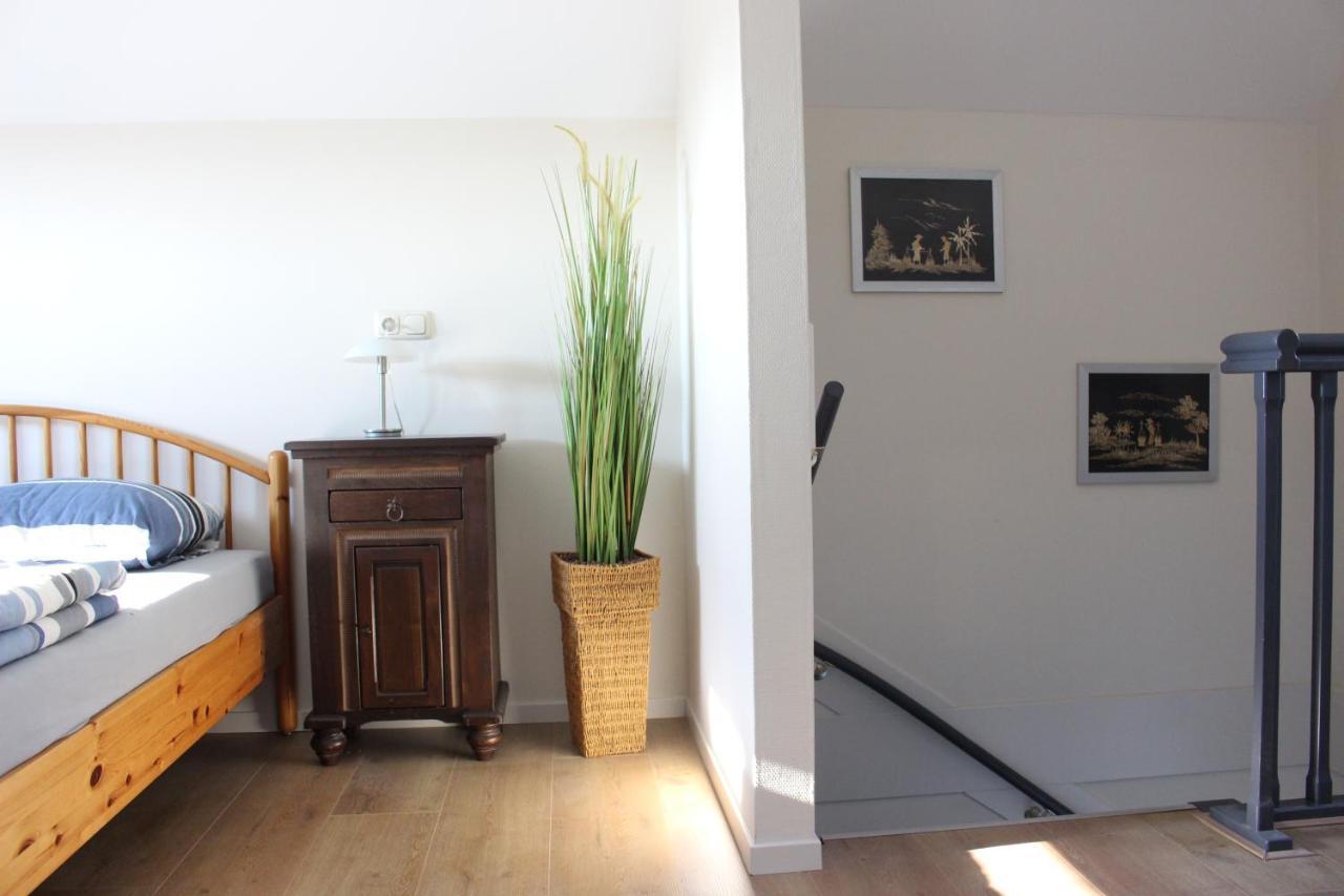 Logement De Garage Sneek Exterior foto