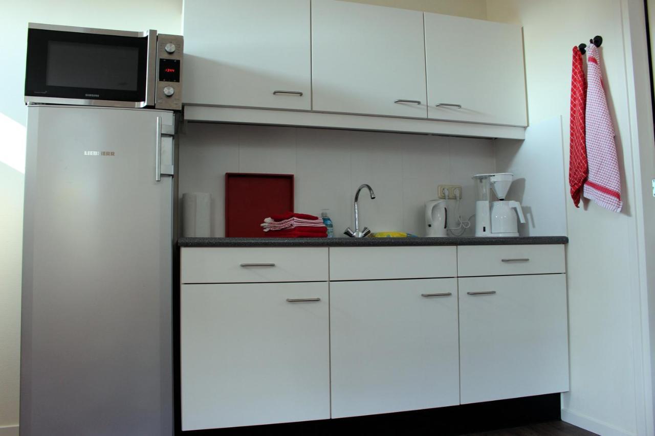 Logement De Garage Sneek Exterior foto