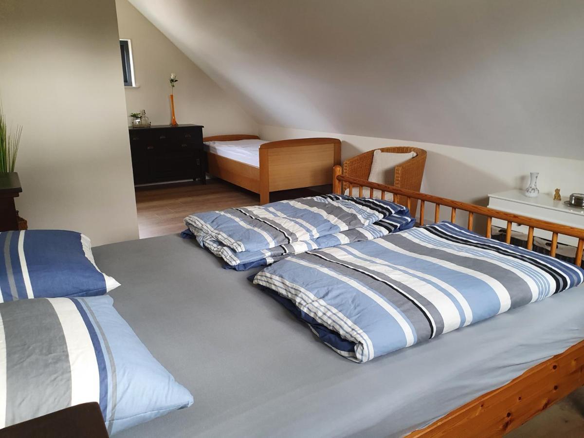 Logement De Garage Sneek Exterior foto